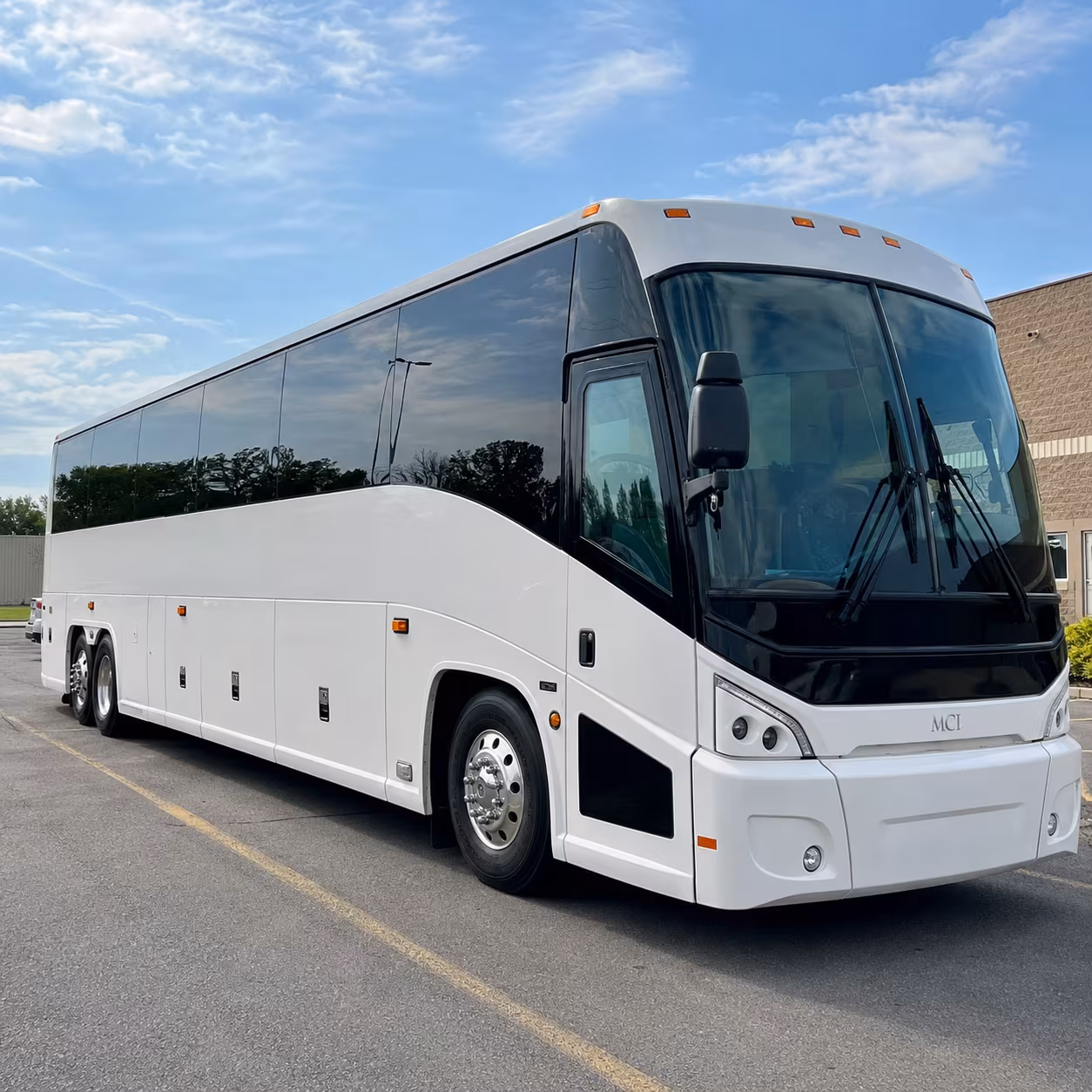 corporate event buses to the ontario convention center and toyota arena